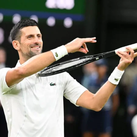 Novak Djokovicilta poikkeuksellinen purkaus Wimbledonissa